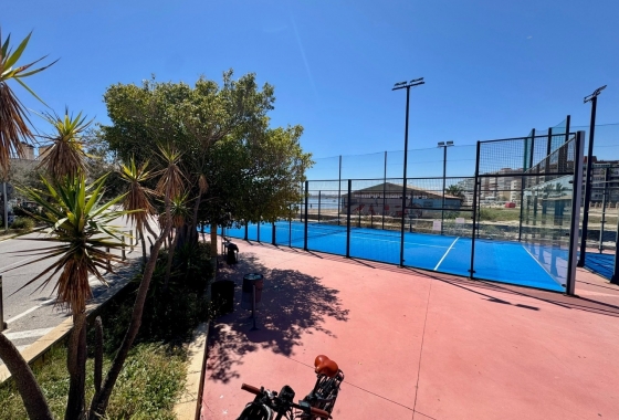 Resale - Apartment / flat - Torrevieja - Puerto Deportivo