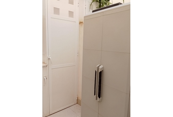 Återförsäljning - Lägenhet / lägenhet - Torrevieja - Estacion De Autobuses