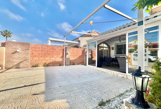 Перепродажа - Вилла - Orihuela Costa - Los Almendros-la Florida