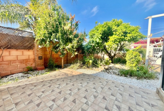 Перепродажа - Вилла - Orihuela Costa - Los Almendros-la Florida