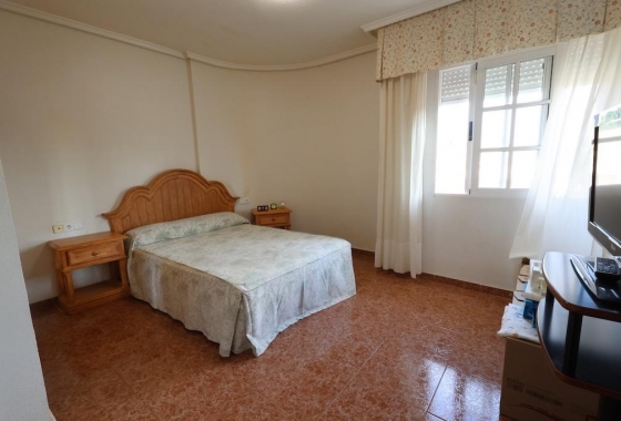 Resale - Villa - Torrevieja - Costa Blanca