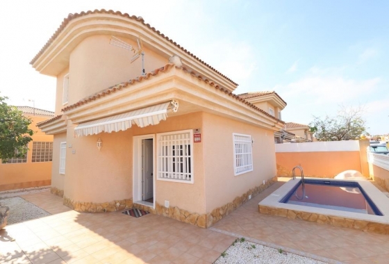 Resale - Villa - Torrevieja - Costa Blanca