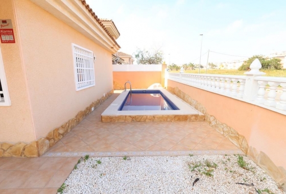 Resale - Villa - Torrevieja - Costa Blanca