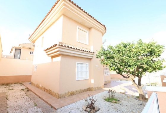 Resale - Villa - Torrevieja - Costa Blanca
