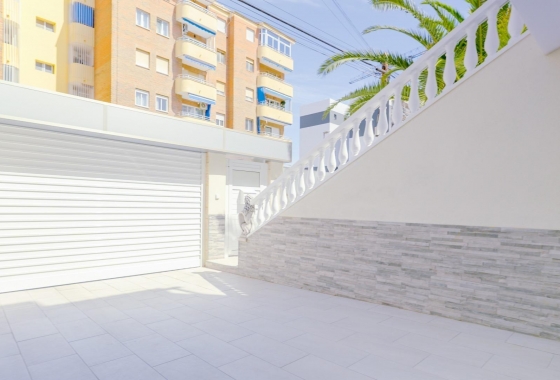 Resale - Townhouse - Torrevieja - Punta Prima