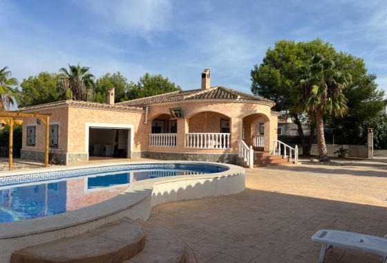 Reventa - Villa - Dolores - Cmno. Escorredor