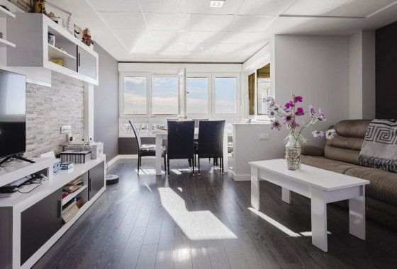 Resale - Apartment / flat - Torrevieja - Playa del Acequión