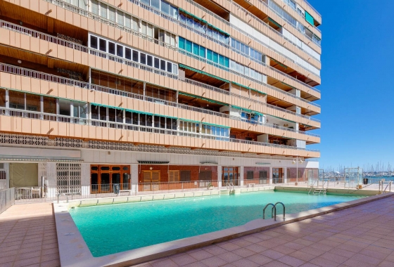 Resale - Apartment / flat - Torrevieja - Playa del Acequión