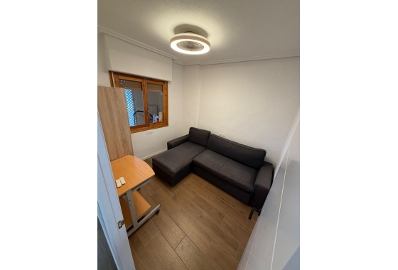 Wiederverkauf - Wohnung - Torrevieja - Punta Prima