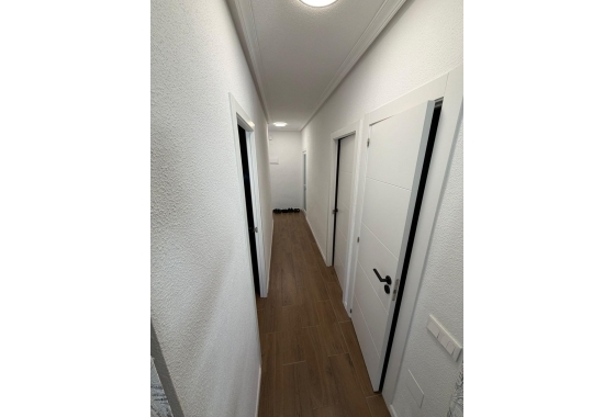 Wiederverkauf - Wohnung - Torrevieja - Punta Prima