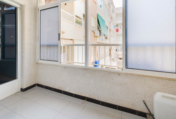 Resale - Apartment / flat - Torrevieja - Playa de los Locos