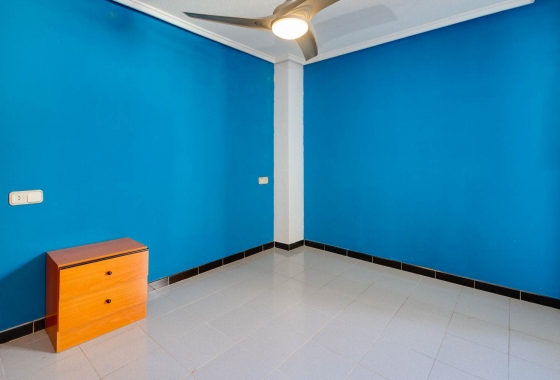 Resale - Apartment / flat - Torrevieja - Playa de los Locos