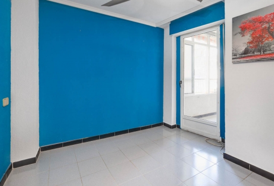 Resale - Apartment / flat - Torrevieja - Playa de los Locos