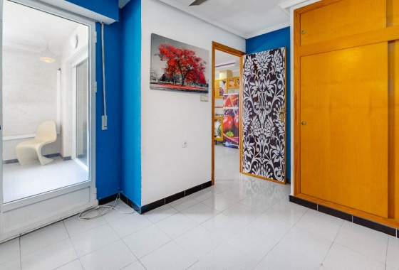 Resale - Apartment / flat - Torrevieja - Playa de los Locos
