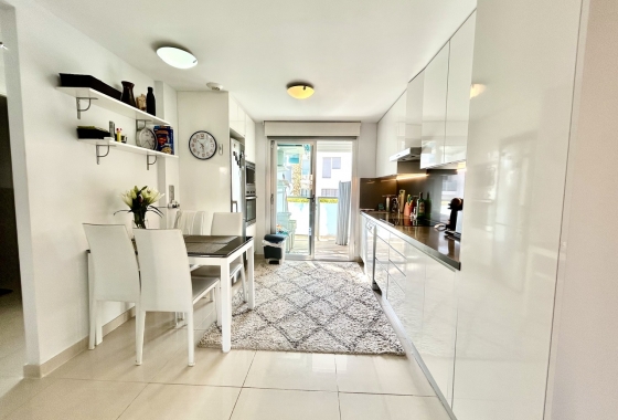 Resale - Apartment / flat - Torrevieja - Costa Blanca