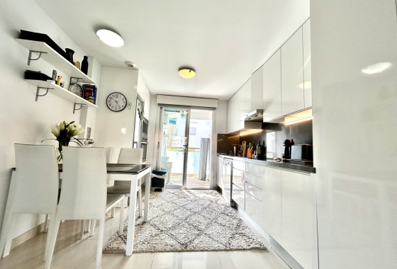 Resale - Apartment / flat - Torrevieja - Costa Blanca