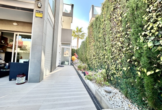 Resale - Apartment / flat - Torrevieja - Costa Blanca