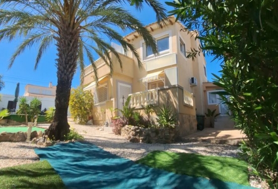 Resale - Villa - Orihuela Costa - Costa Blanca
