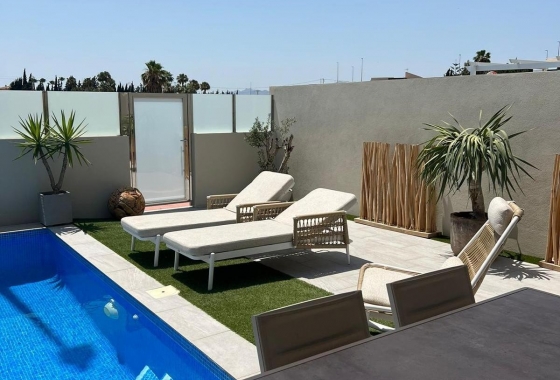Resale - Villa - Daya Vieja - Costa Blanca