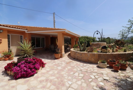 Resale - Finca - Hondón de las Nieves - Inland