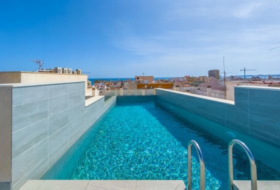 Resale - Apartment / flat - Torrevieja - Estacion De Autobuses