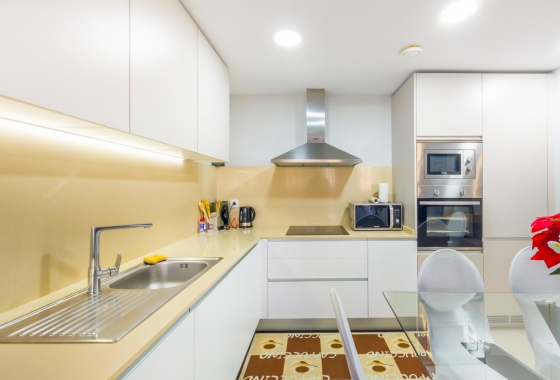 Resale - Apartment / flat - Torrevieja - Estacion De Autobuses