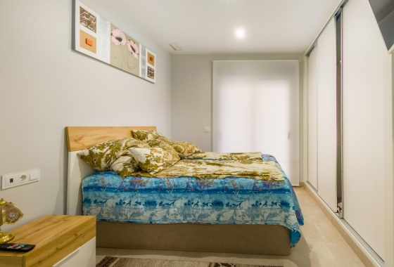 Resale - Apartment / flat - Torrevieja - Estacion De Autobuses