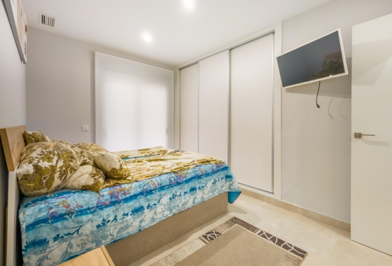 Resale - Apartment / flat - Torrevieja - Estacion De Autobuses