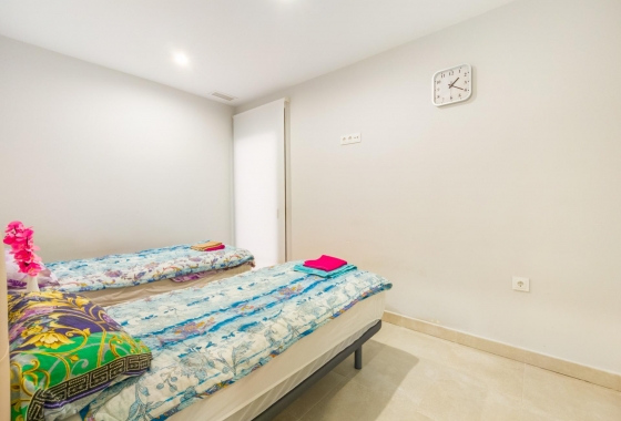 Resale - Apartment / flat - Torrevieja - Estacion De Autobuses