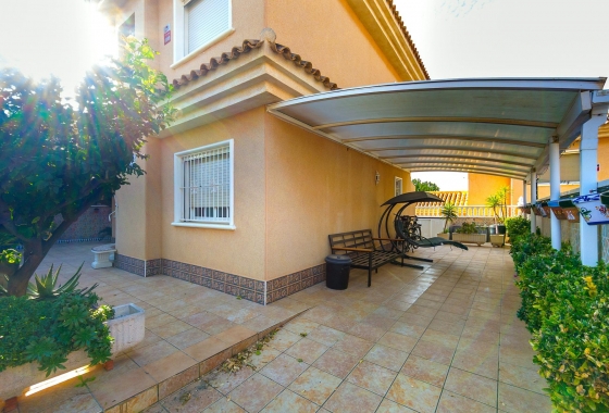 Resale - Villa - Torrevieja - Los Balcones - Los Altos del Edén