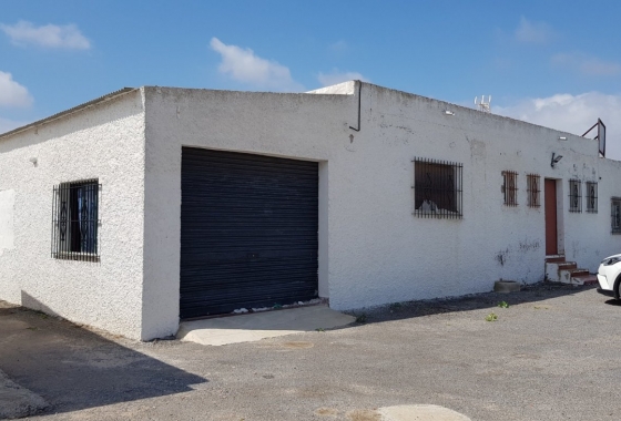 Reventa - Finca - Los Montesinos