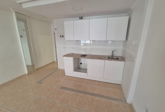 Resale - Apartment / flat - Torrevieja - LA LOMA
