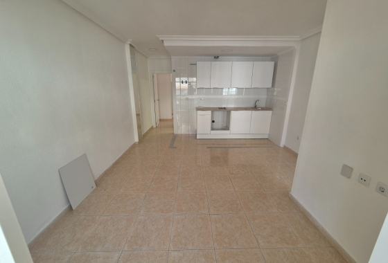 Resale - Apartment / flat - Torrevieja - LA LOMA