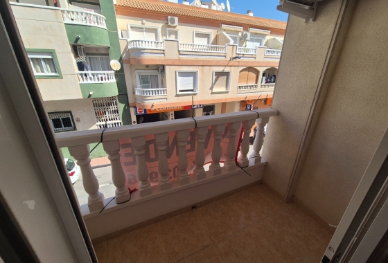 Resale - Apartment / flat - Torrevieja - LA LOMA
