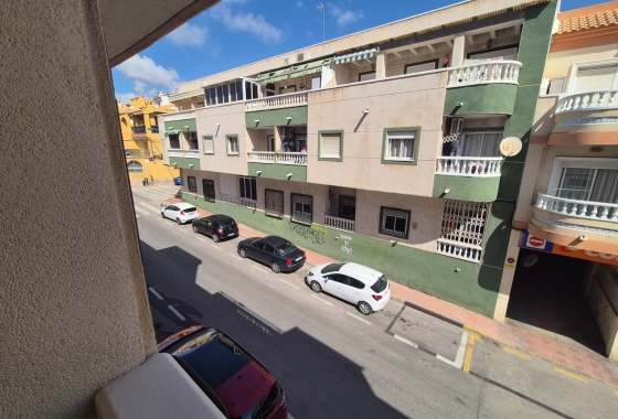 Resale - Apartment / flat - Torrevieja - LA LOMA