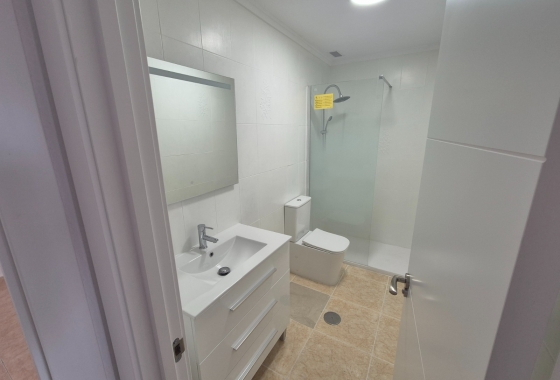 Resale - Apartment / flat - Torrevieja - LA LOMA