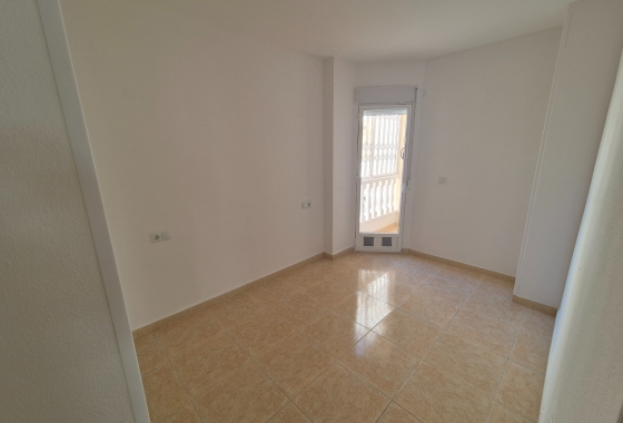 Resale - Apartment / flat - Torrevieja - LA LOMA