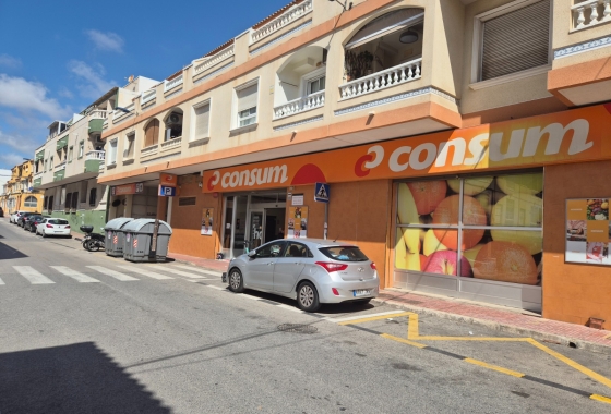 Resale - Apartment / flat - Torrevieja - LA LOMA
