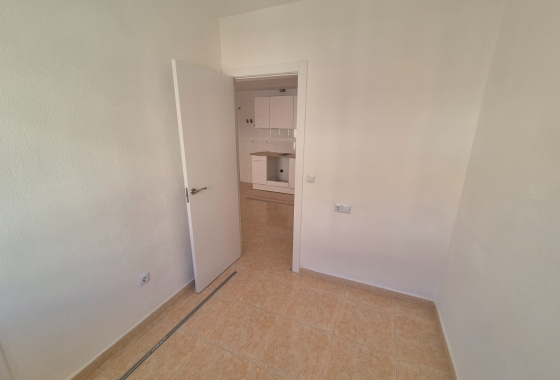 Resale - Apartment / flat - Torrevieja - LA LOMA