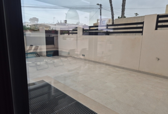 Resale - Chalet - Torrevieja - Los Balcones