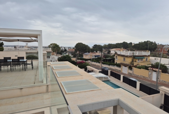 Resale - Chalet - Torrevieja - Los Balcones