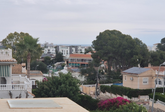 Resale - Chalet - Torrevieja - Los Balcones