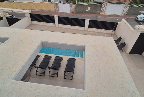 Resale - Chalet - Torrevieja - Los Balcones