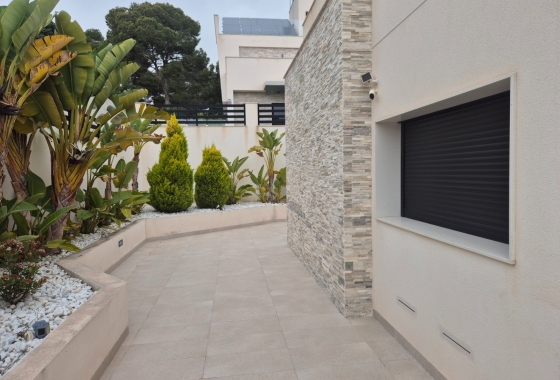 Resale - Chalet - Torrevieja - Los Balcones