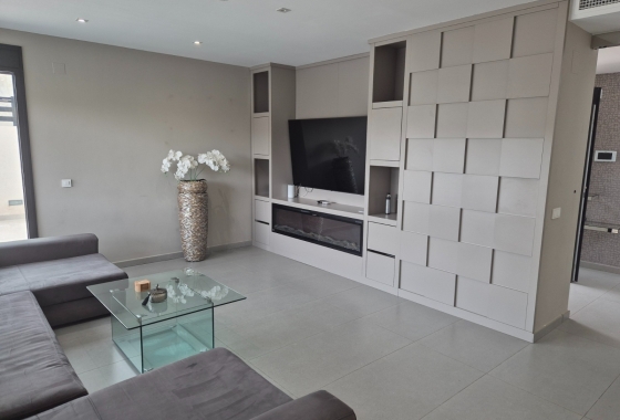 Resale - Chalet - Torrevieja - Los Balcones
