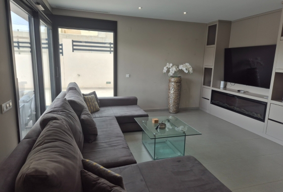 Resale - Chalet - Torrevieja - Los Balcones