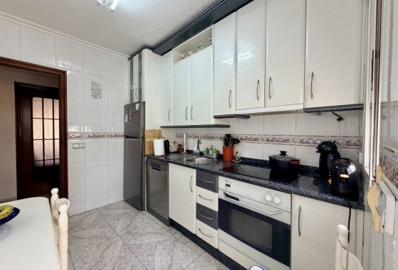 Återförsäljning - Lägenhet / lägenhet - Torrevieja - Costa Blanca