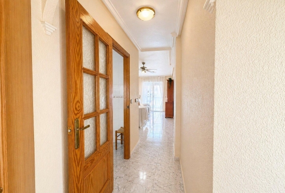 Resale - Apartment / flat - Torrevieja - Habaneras