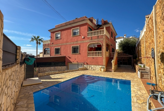 Resale - Townhouse - San Miguel de Salinas - Inland