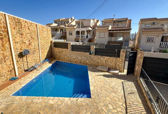 Resale - Townhouse - San Miguel de Salinas - Inland